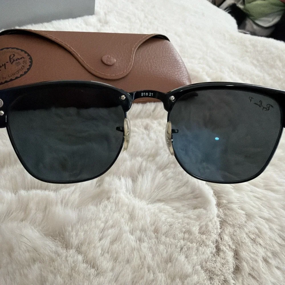 Ray-Ban Clubmaster RB3016 Marble Black Polarized Sunglasses 51mm w/ Case 1305/48